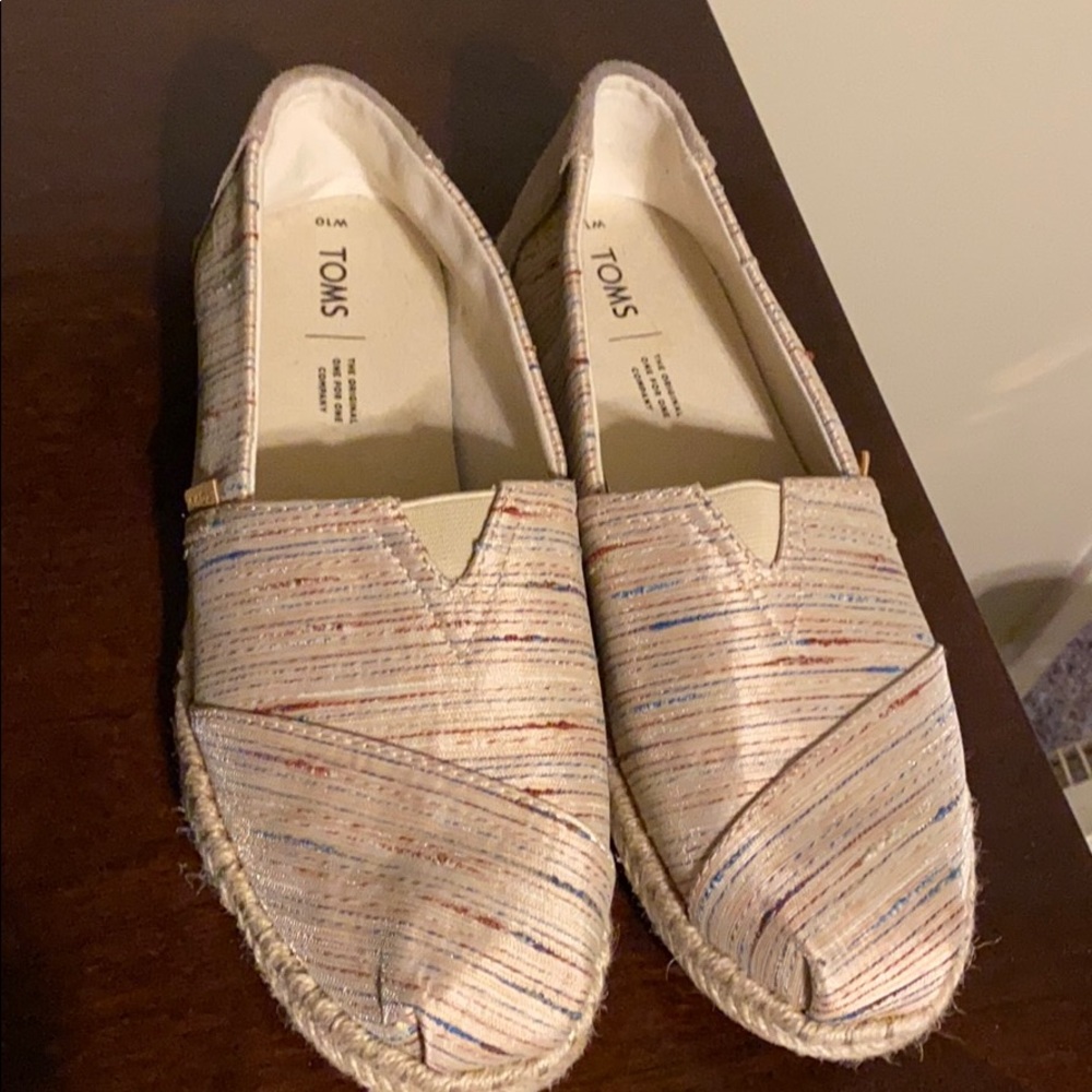 Toms